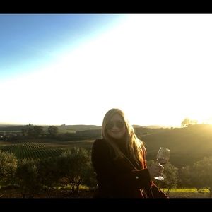 Meet your Posher, Claudia